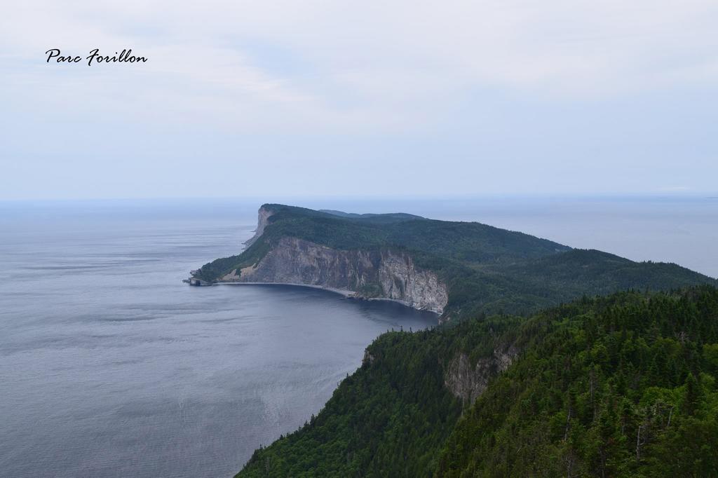 Les Cabines Sur Mer Cap-des-Rosiers Exterior foto